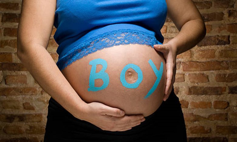 نشانه های پسر بودن جنین در ماه های اول